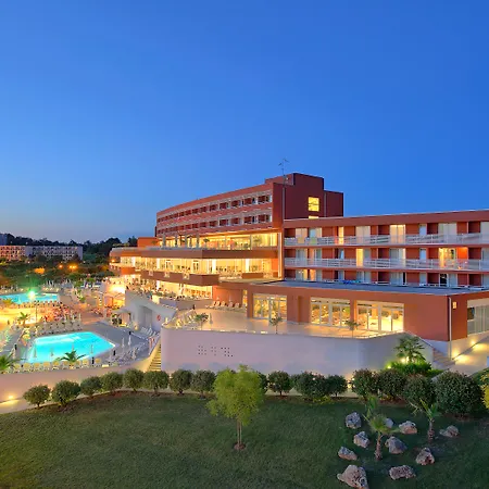 ホテル Albatros Plava Laguna 4*