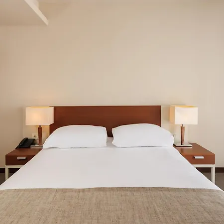 Albatros Plava Laguna מלון 4*