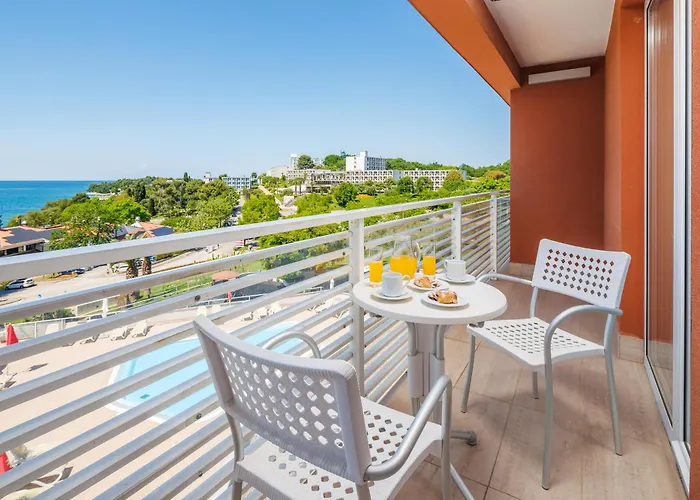 Albatros Plava Laguna Ξενοδοχείο 4*