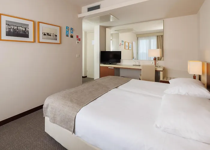 Hotel Albatros Plava Laguna 4*