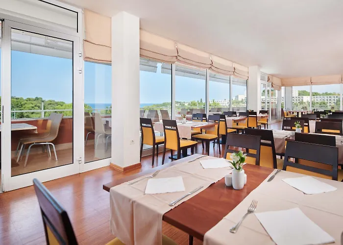 Ξενοδοχείο Albatros Plava Laguna 4*