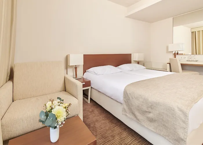 Albatros Plava Laguna 4* Πόρετς