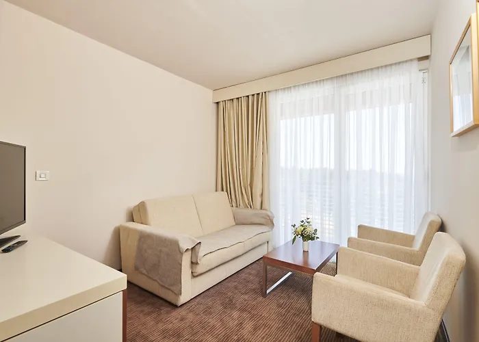 Ξενοδοχείο Albatros Plava Laguna 4*