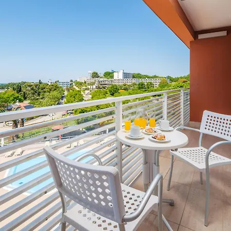 Albatros Plava Laguna Szálloda 4*